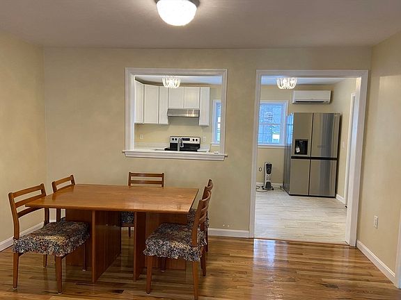 2nd image of 32 Meadow Rd