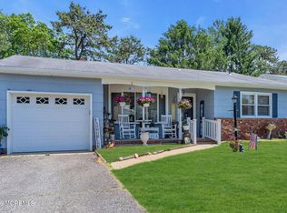 16 Sheepshead Drive, Toms River, NJ 08757