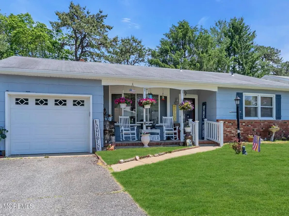 16 Sheepshead Drive, Toms River, NJ 08757