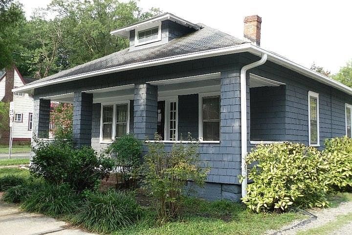 901 North Buchanan