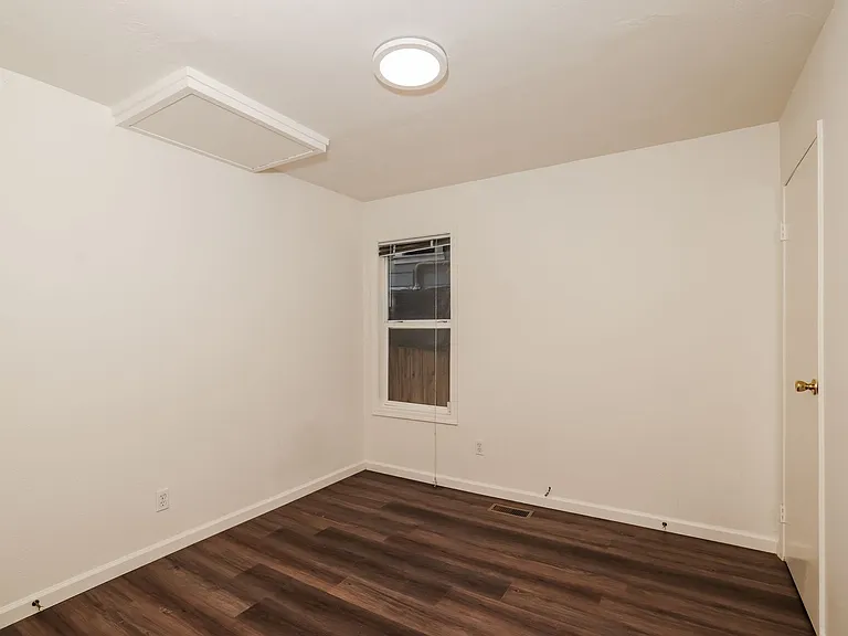 5851 Vallejo St #B — Photo 15