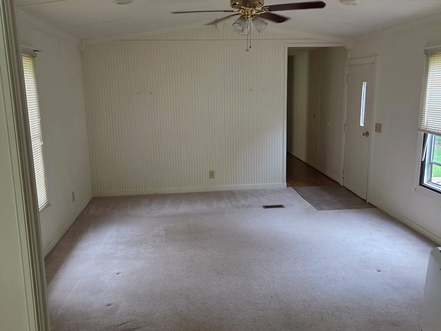 3 bed, $1,400 — Photo 4