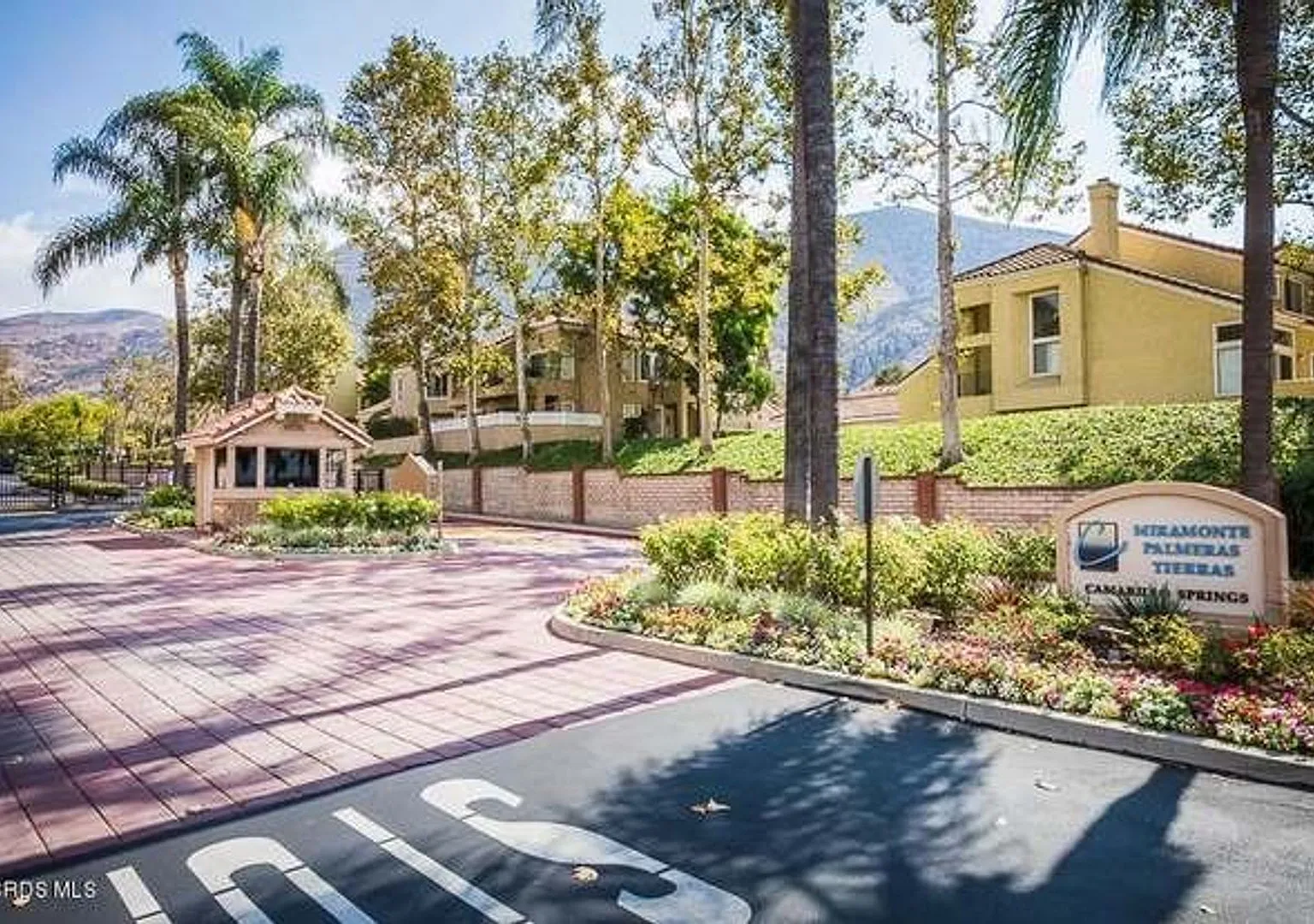 Gated Private End-Unit 2+2 Condo at Camarillo Springs — Photo 1
