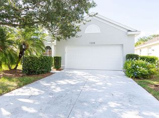 1208 Millbrook Cir, Bradenton, FL 34212