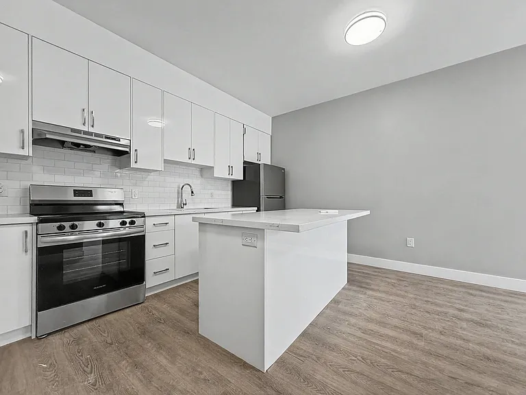 199 Pine St #6 — Photo 8