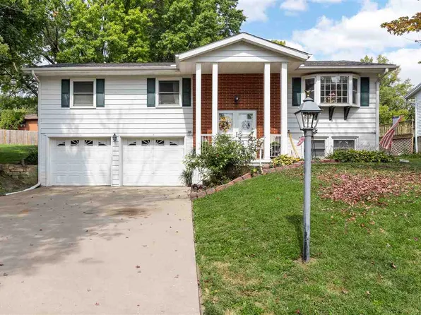 2003 9th Street Pl, Coralville, IA 52241