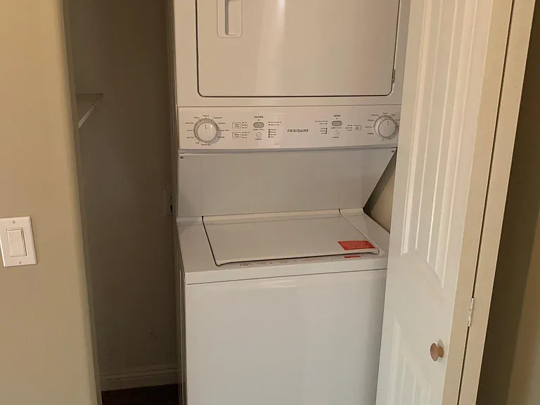 1302 Moreno Way #B — Photo 11
