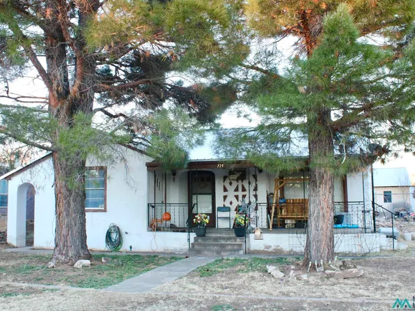 724 S 4th St, Santa Rosa, NM 88435