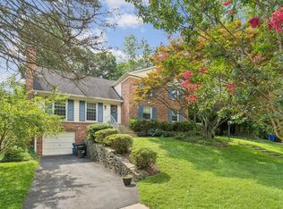 7701 Sebago Rd, Bethesda, MD 20817