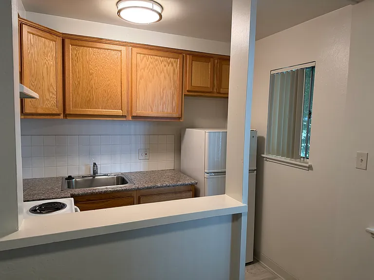 2406 G St — Photo 8