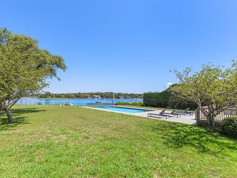 81 Scotts Landing Rd — Photo 23