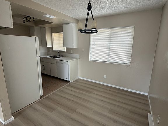 5th image of 1602 E Fairfield Ct APT 4