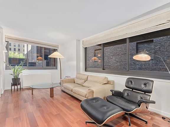 4th image of 347 W 57th St APT 3F