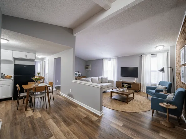 Lincoln Square Apartments