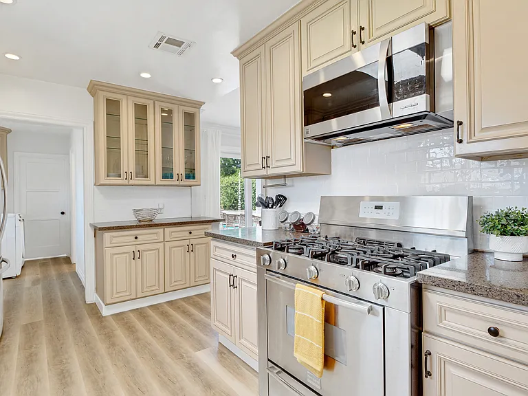 4901 Ethel Ave — Photo 9
