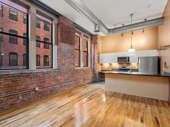 13 Willow St APT 205, Lynn, MA 01901