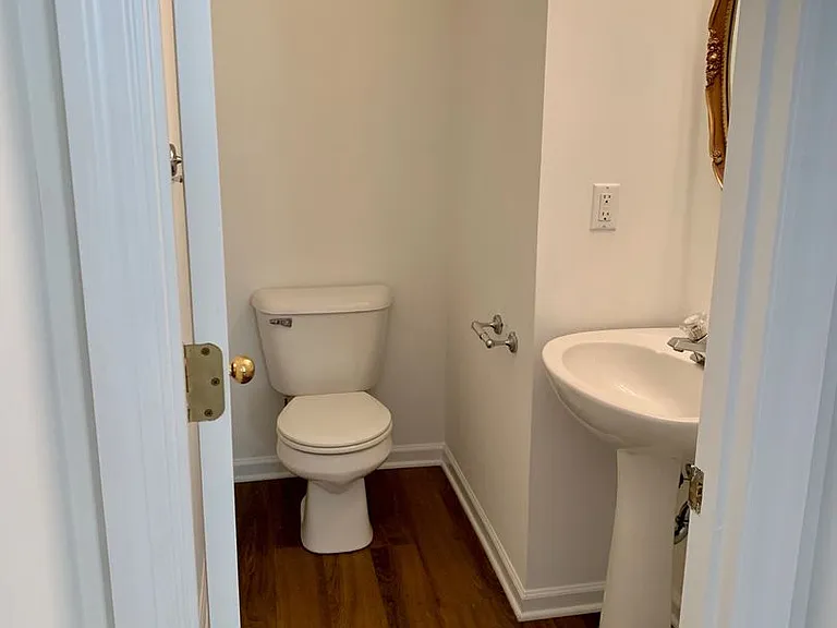 400 Bembridge Ln — Photo 8