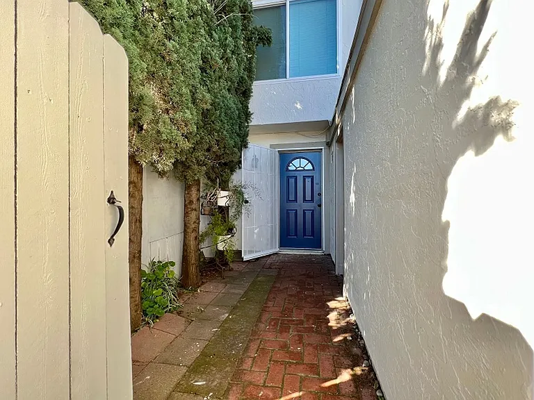 4083 Tokay Dr — Photo 2