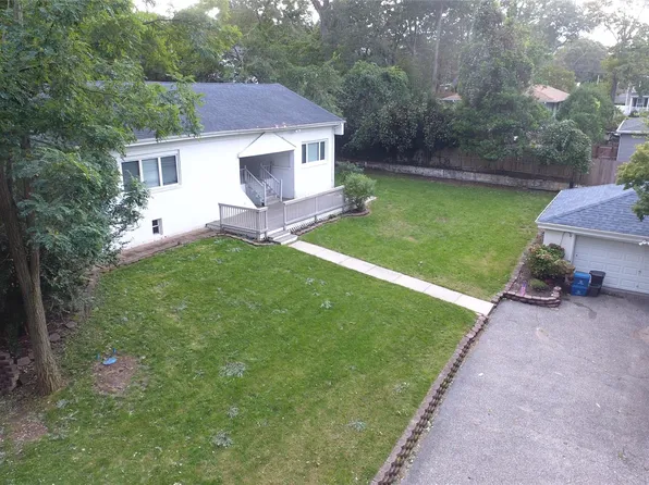 40 Flowerfield Road, Sound Beach, NY 11789