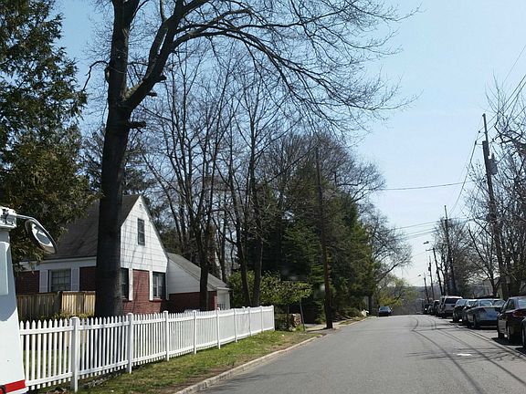 5th image of 70 Englewood Ave