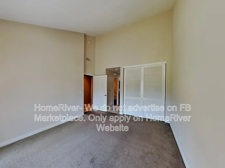 2220 Cannes Sq — Photo 13