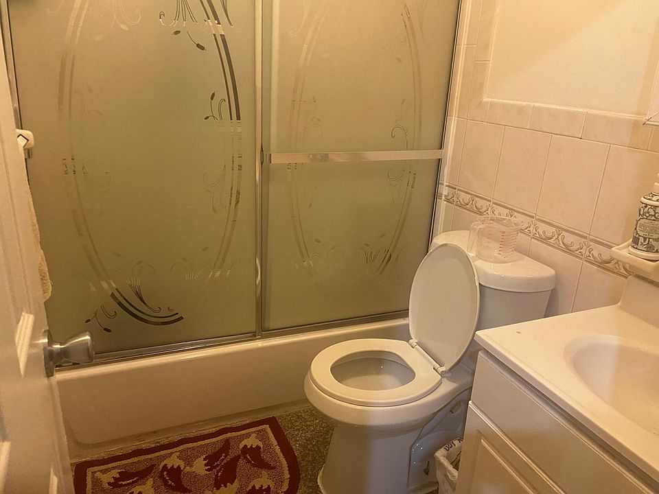 1st image of 9524 107th St