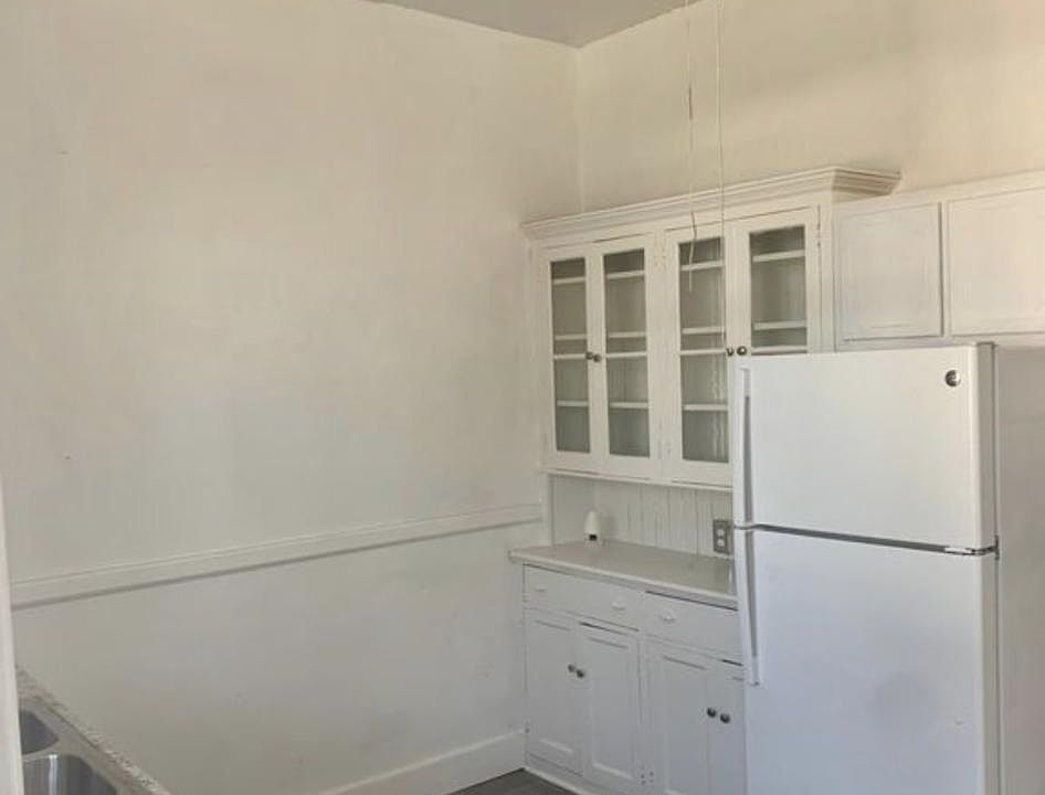 1st image of 2410 E Marshall St #4