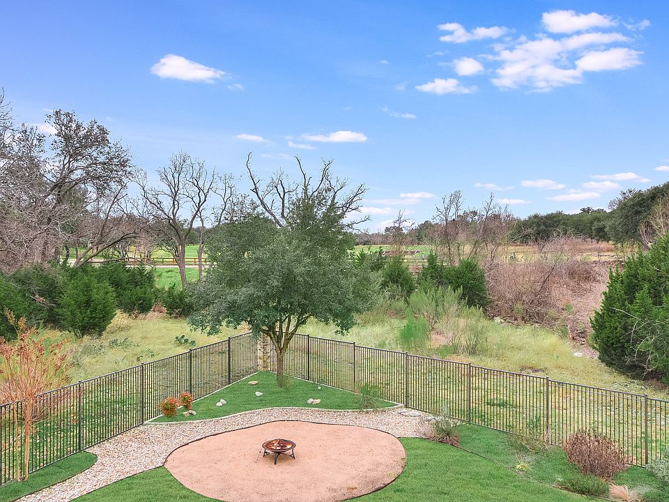 Grass is virtually enhanced.
