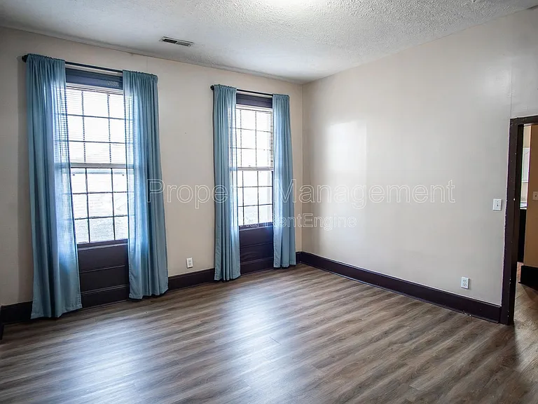 1709 E 5th Ave #2 — Photo 1