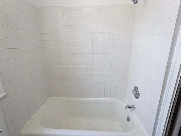 6338 W Raven St #1A — Photo 14