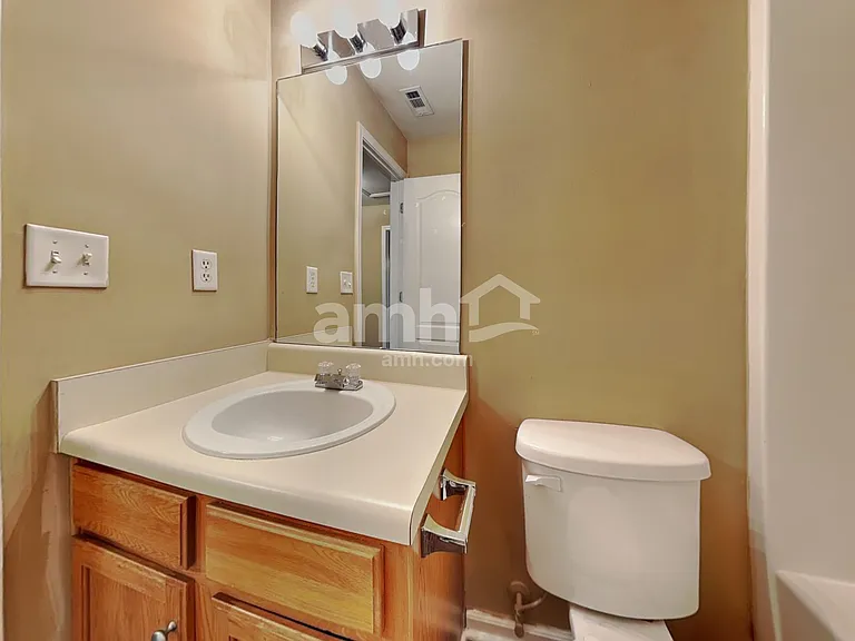 4813 Madison Point Cir — Photo 16