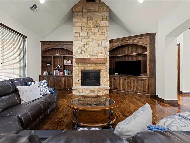 2708 Cattle Dr — Photo 4