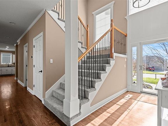 3rd image of 14770 S Glen Eyrie St