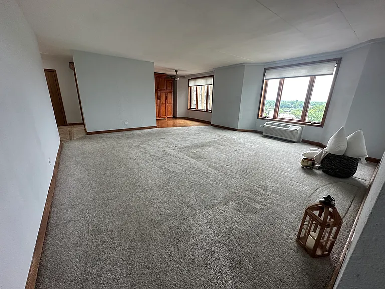 1 Renaissance Pl #1022 — Photo 7