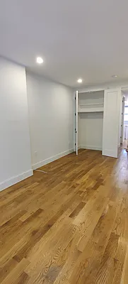 Rented by EXR | media 10