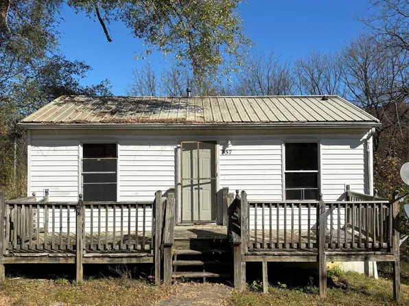 857 B St, Waynesboro, VA 22980