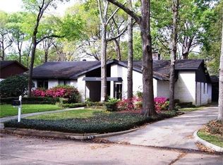 815 Devonport Ln, Seabrook, TX 77586