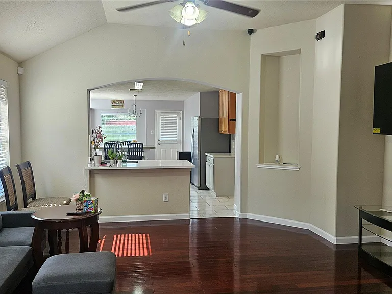 9611 Drummond Cliff Ln — Photo 5