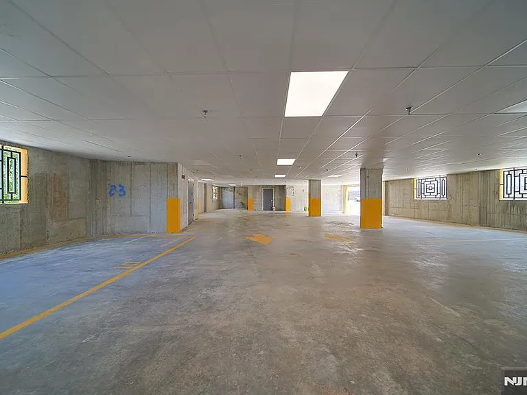 401 E Central Blvd #2A — Photo 11