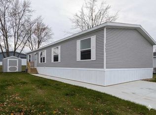 4 Bed 2 Bath Double Section Plan, Carriage Way, Ybbhpu Chesterfield, MI 48051