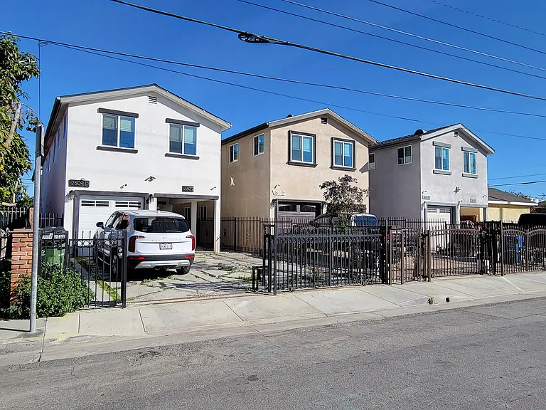 2611 E Oris St #1/2 — Photo 1