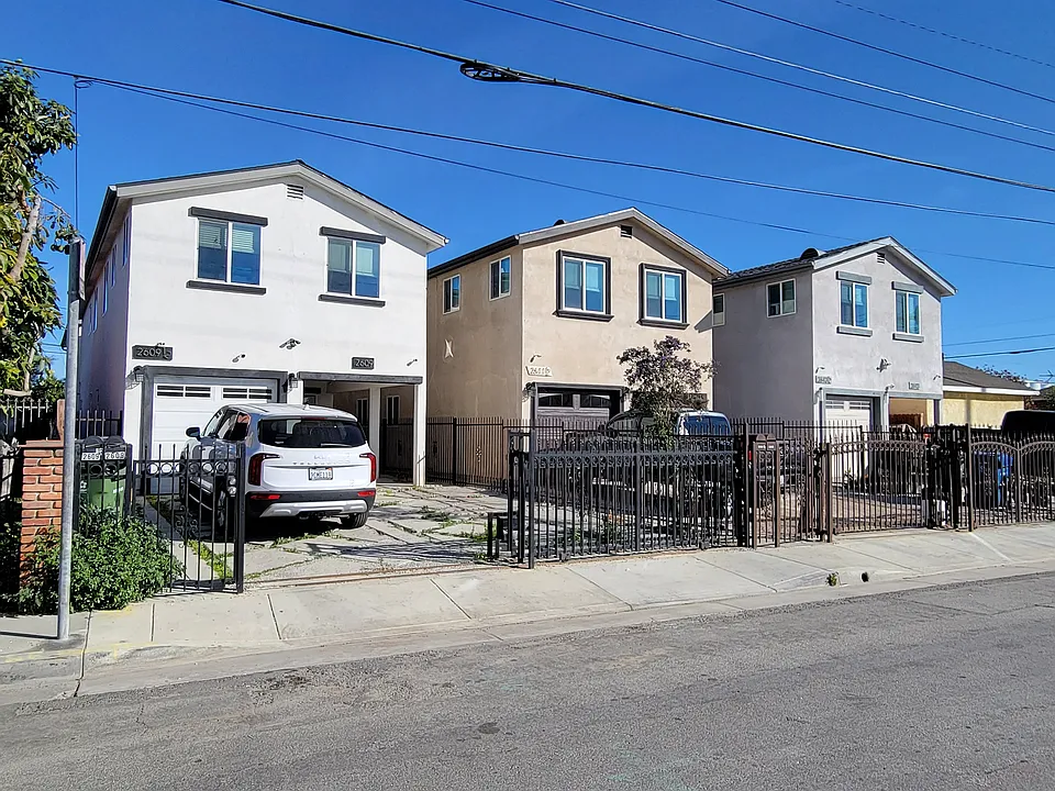 2611 E Oris St #1/2