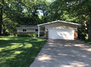 571 Kingsbury St NW, Grand Rapids, MI 49544