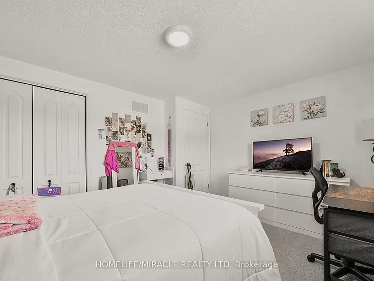 22 Devonleigh Dr — Photo 16