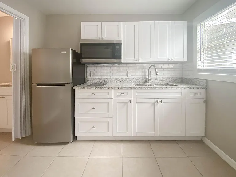 2313 W Cordelia St #3 — Photo 8