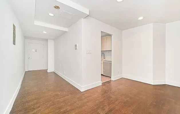 Rented by Mossanen Group | media 1