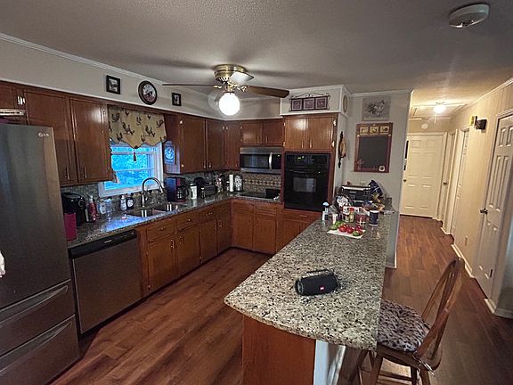Renovated kitchen. Granite countertops. Big kitchen island
138 Detter Rd, Canon GA 30520