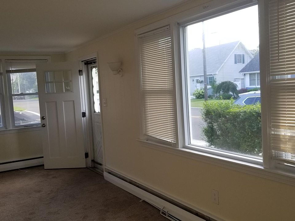 Front entrance into enclosed sunroom