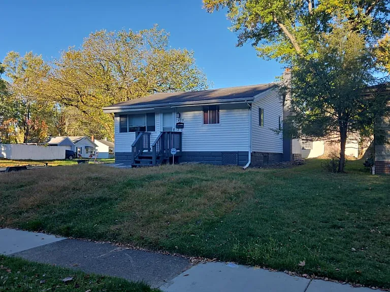 425 W Grace St — Photo 2