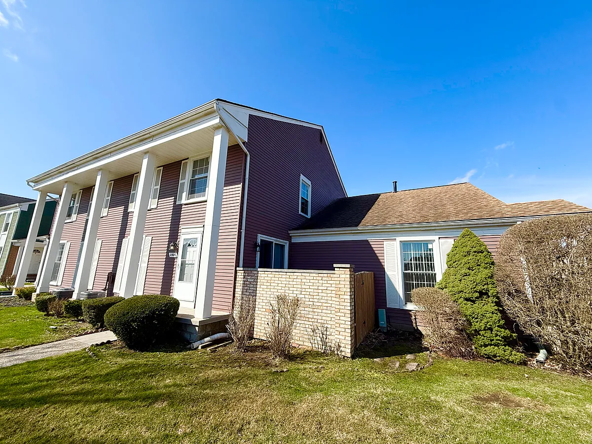 Building Photo - 23647 Stonehenge Blvd #11